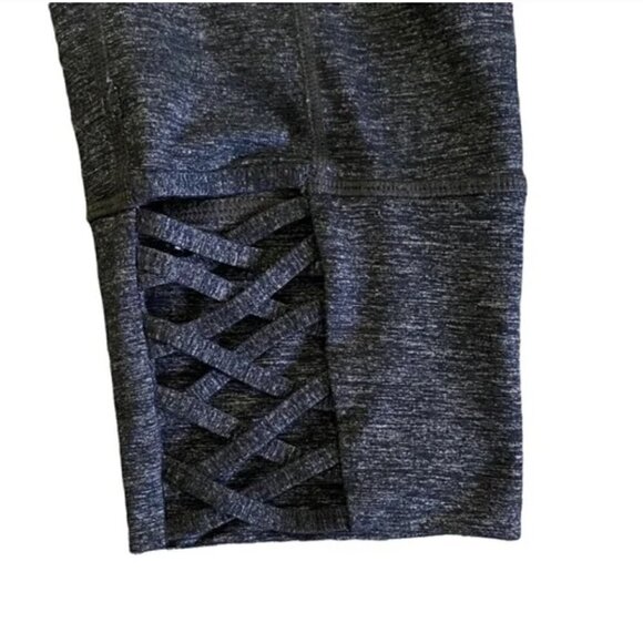 Athleta Mind Over Mat Leggings XS Capri Charcoal Gray Criss Cross Shimmer Yoga - Picture 6 of 11
